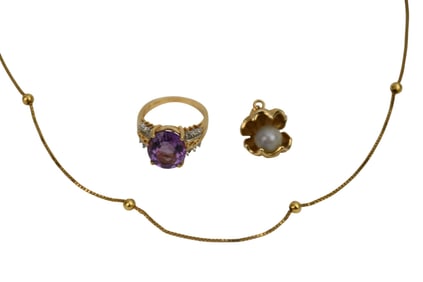10K Yellow Gold Jewelry Lot. 10k Necklace 20", ring size 6 and Clam pendant. Wt. 11.3
