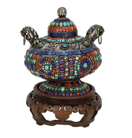 A Tibetan Silver Covered Urn, Inlaid Coral, Turquoise & Lapis - An Tibetan Buddhist silver covered
