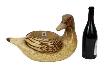 Sermel Tonala (Bustamante Studio), Vintage papier mâché Hand painted duck sculpture Depicts a duck