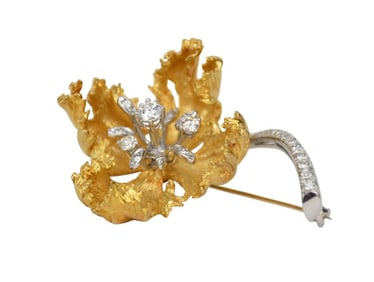 18K Yellow Gold Diamond Brooch. 2" x 1.5" wt. 22.3 grams Center Diamond .33 Si I-II