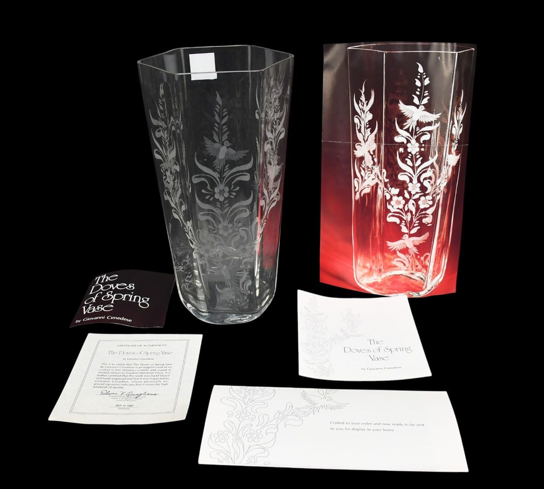 Giovanni Cenedese " Doves of Spring Vase" For Franklin Heirloom Glass, Hand Blown Hand Engraved (1 of 7)