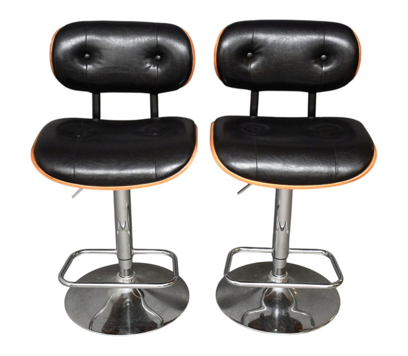 Pair Black Leather Plycraft Style Chrome Adjustable Bar Stools, 38"h x: Pair Black Leather Plycraft Style Chrome Adjustable Bar Stools, 38"h x 20"w ***If this item is not picked up by the Friday following the auction, it will be moved to offsite storage and pickup will be