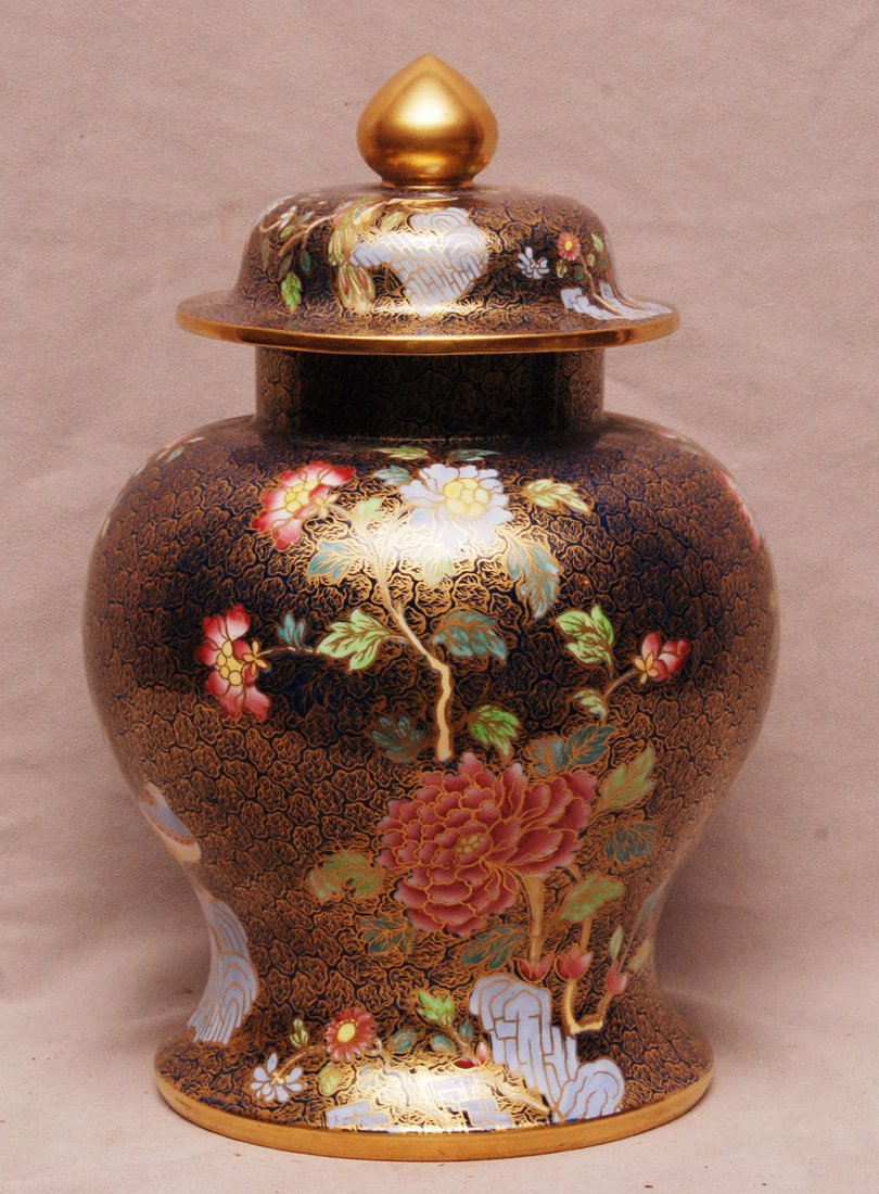 Covered ginger jar, marked Spode Copeland China England: Covered ginger jar, marked Spode Copeland China England