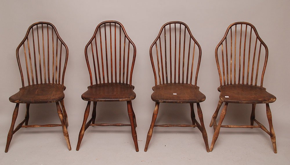 4 weathered unusual Windsor chairs: 4 weathered unusual Windsor chairs