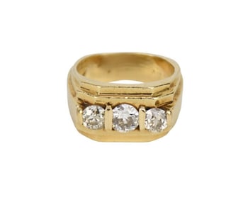 14K Yellow Gold Diamond Ring. Size 7 wt. 8.4 grams. 3 diamonds center diamond 1/2 carat with .33