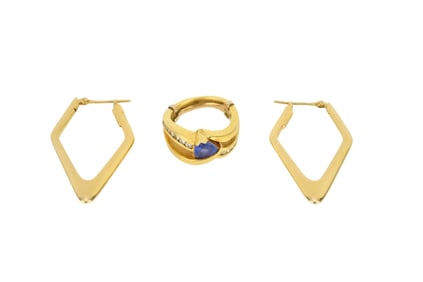 18K Yellow Gold Tanzanite & Diamond Ring. Wt. 15.6 grams . Ring size 6