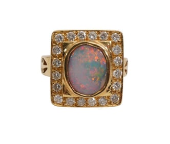 18K Yellow Gold Diamond Opal Ring. Wt. 9.74 grams size 9