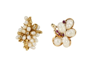 2 - 14K Yellow Gold Pearl Rings. Size 7 - 7.25 wt, 13.1 grams