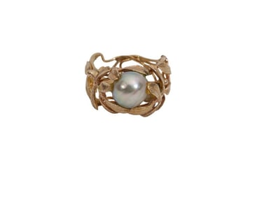 14K Yellow Gold Baroque Pearl Ring. Size 7 wt. 5.7 grams