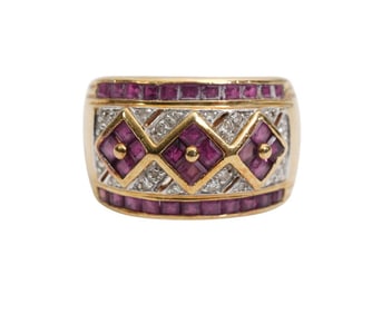 14K Yellow Gold Diamond ruby Ring. Wt. 10.4 grams Size 6.75