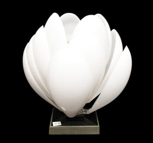 A signed Rougier mid century modern tulip form table lamp circa 1970. 15" high x 14" wide x 12"