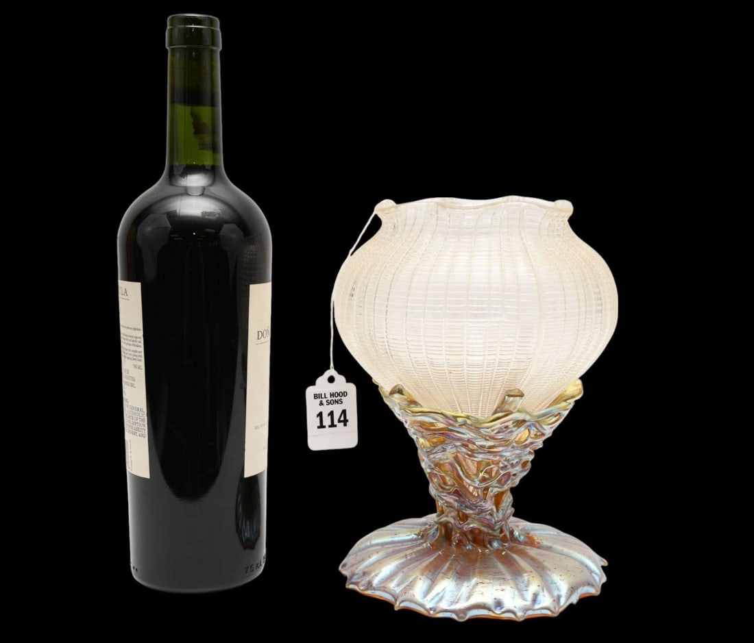 Loetz Art Nouveau Vase, c. 1907, Ausfuehrung 2 - Austria, Bohemian, early 20th century. Loetz art: Loetz Art Nouveau Vase, c. 1907, Ausfuehrung 2 - Austria, Bohemian, early 20th century. Loetz art glass, Ausfuehrung 2 type, unsigned. A grid textured globular crystal bowl with ruffled rim, on an iri