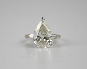 Lady's Pear Shape Diamond Engagement Ring. 14K White Gold & Platinum Ring Size 7 with sizer. Pear
