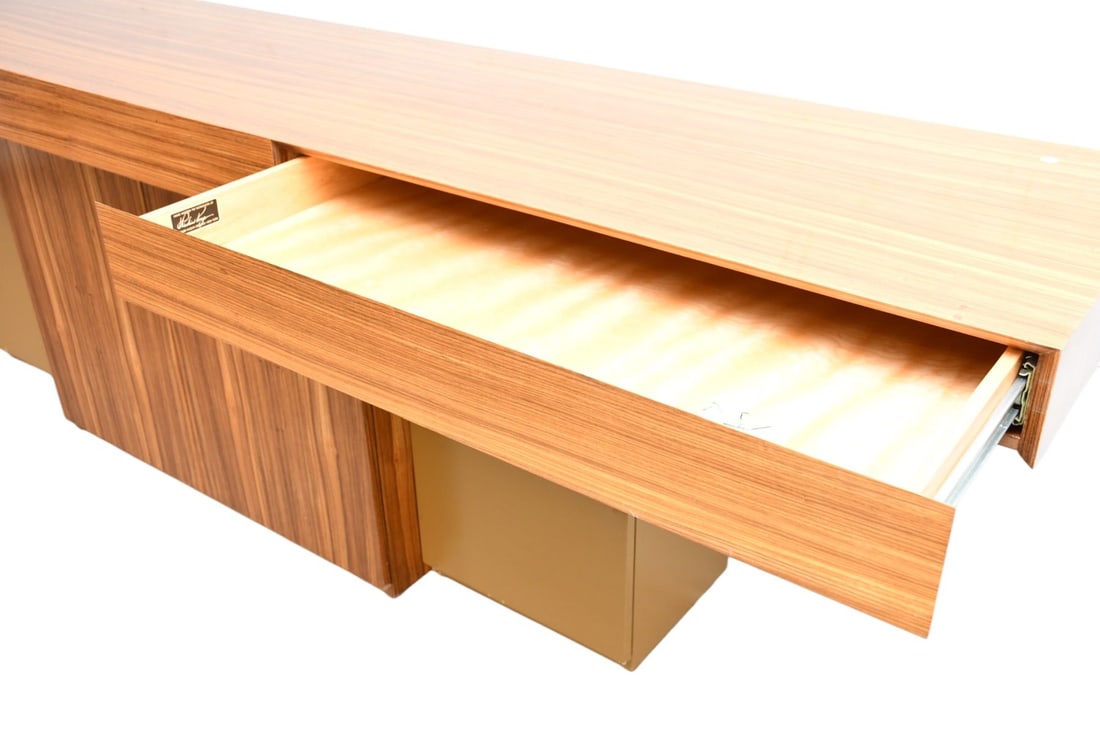 Vladimir Kagan MCM Rosewood Console with 2 Center Doors & 2 Recessed Doors At Ends, Vladimir Kagan - 3