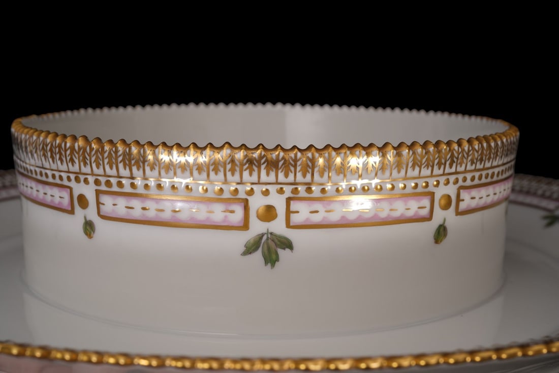 Royal Copenhagen 'Flora Danica' Ice Dome & Stand - Denmark, mid-20th century. Elaborately Pierced - 11