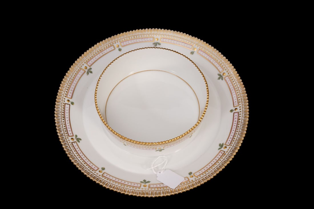 Royal Copenhagen 'Flora Danica' Ice Dome & Stand - Denmark, mid-20th century. Elaborately Pierced - 8