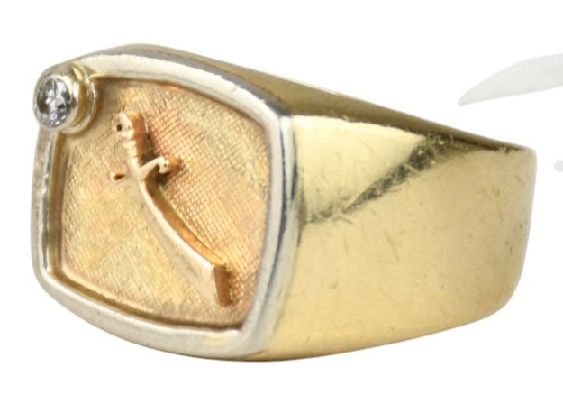 14K Yellow Gold Masonic Sword Signet Ring. Size 11, wt. 25.7 grams. Ring has a small diamond accent.: 14K Yellow Gold Masonic Sword Signet Ring. Size 11, wt. 25.7 grams. Ring has a small diamond accent.