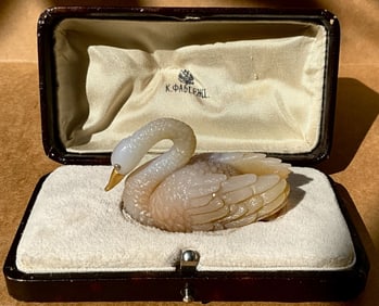 Russian 18kt. gold and diamonds hand carved agate swan