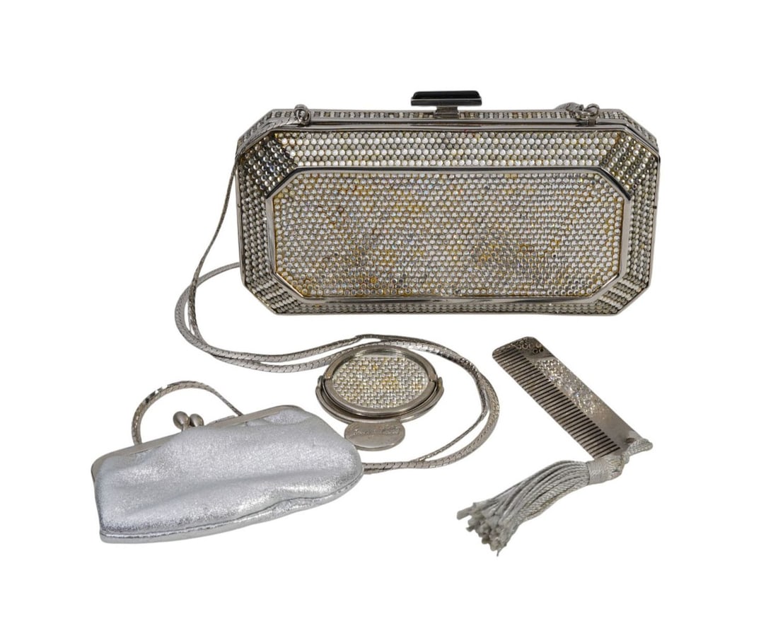 Judith Lieber Evening Handbag with Chain and Interior Change Purse, Mirror, & Comb, 3 1/2"h x 6: Judith Lieber Evening Handbag with Chain and Interior Change Purse, Mirror, & Comb, 3 1/2"h x 6 1/2"w