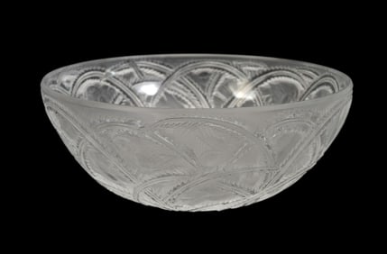 Lalique Crystal "Pinson" Finches Bowl - France, 20th century. Frosted clear crystal round bowl in
