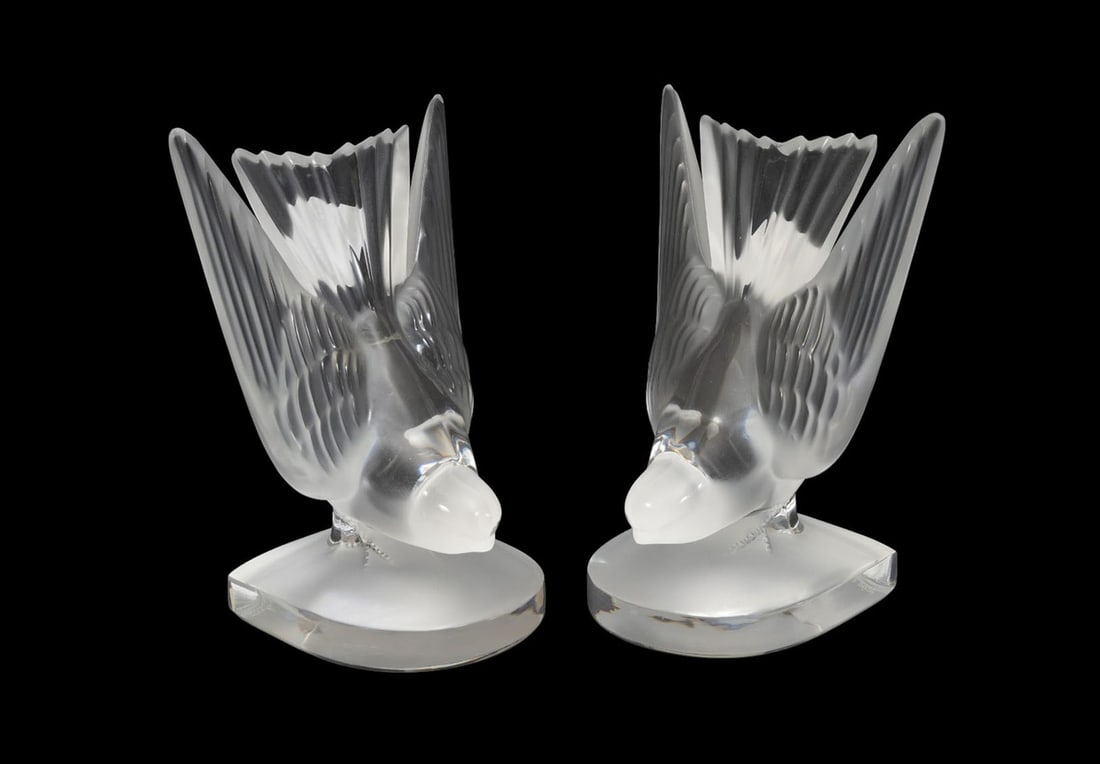 Lalique 'Hirondelle' Swallow Crystal Bookends - France, 20th century. Pair of clear frosted and (1 of 5)