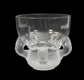 Lalique Crystal 'Hiboux' Owl Vase - France, 20th century. Clear polished crystal bowl with five