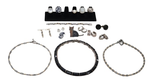 Designer Sterling Silver Jewelry Lot. Most are signed John Hardy, Ippolita, langeld, Belle Etoile,