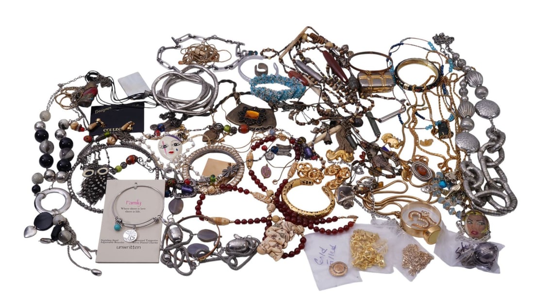 Costume Jewelry Lucite Box with Jewelry. Some sterling 1.3 ozts Globe locket, 2 rings, necklace,: Costume Jewelry Lucite Box with Jewelry. Some sterling 1.3 ozts Globe locket, 2 rings, necklace, pin and 1 single earring. Netsuke necklace with agate beads and 14k gold clasp. A couple of signed cost