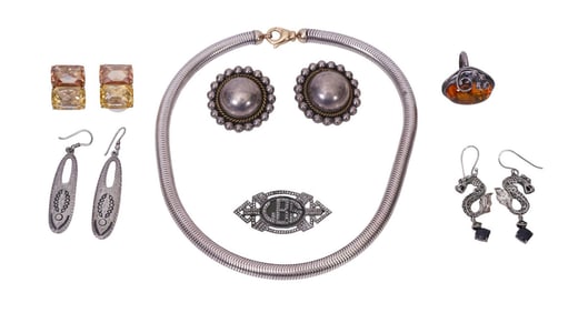 Sterling Silver Jewelry Lot. WT. 6 ozts. Necklace, earrings Ring and brooch. Pearls, garnet, agate,