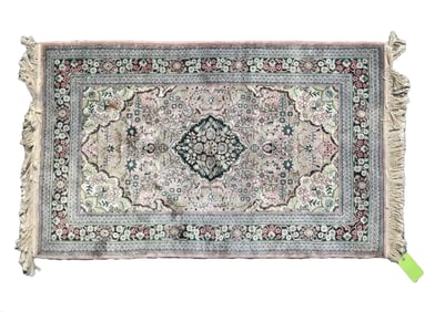 Small Silk Oriental Carpet / Rug. 3 x 5 feet