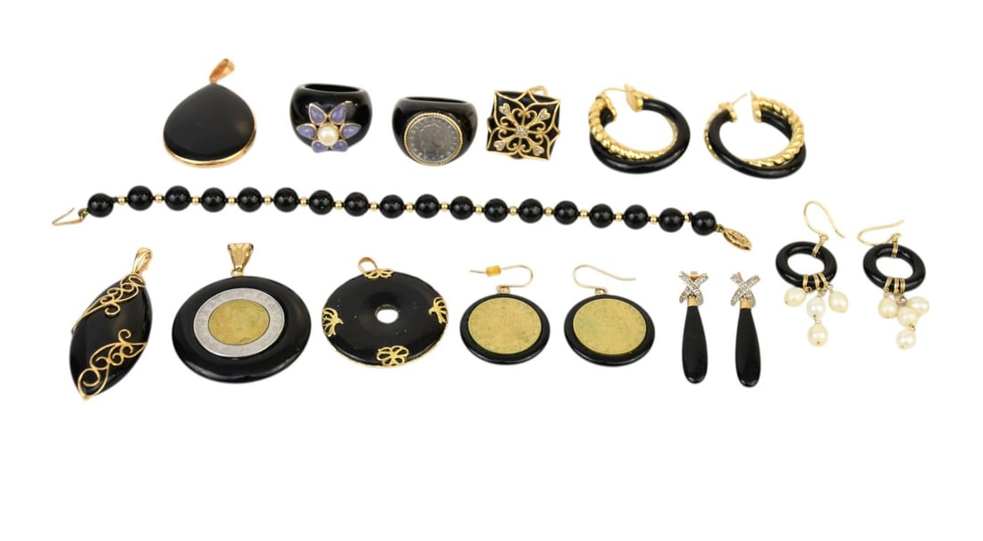 14K Yellow Gold Onyx Jewelry Lot. Rings size 7 - 10, Bracelet 8" , Pendants 1.75' - 2.25" Earrings (1 of 5)