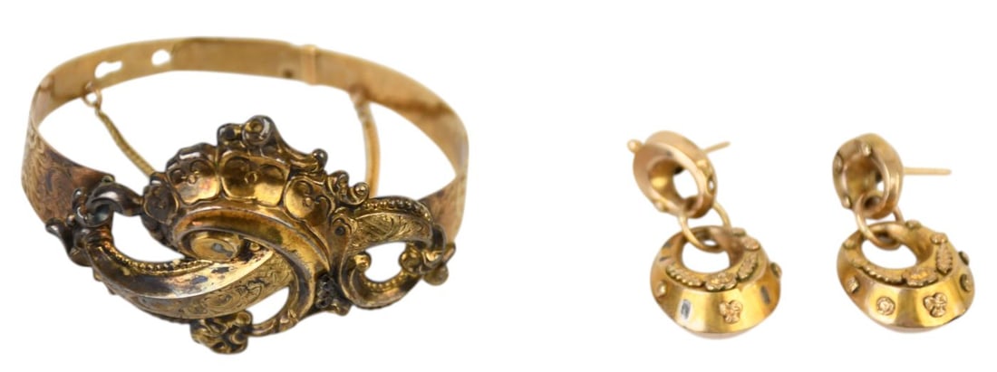 Antique 9 - 10K Bracelet & Earrings. Earring 9K 1.5" wt. 3.1 grams. Bracelet embossed or repousse (1 of 8)
