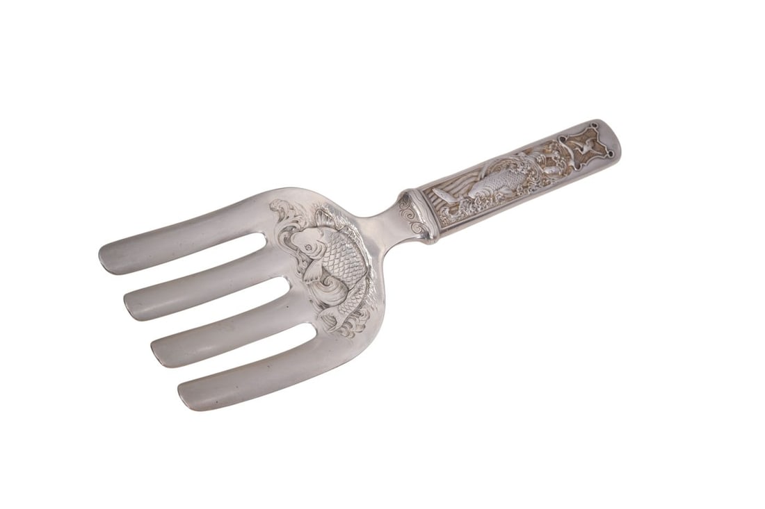 Gorham Sterling Silver Fish Server, 6 ozt. 9 1/4"L x 3"w: Gorham Sterling Silver Fish Server, 6 ozt. 9 1/4"L x 3"w