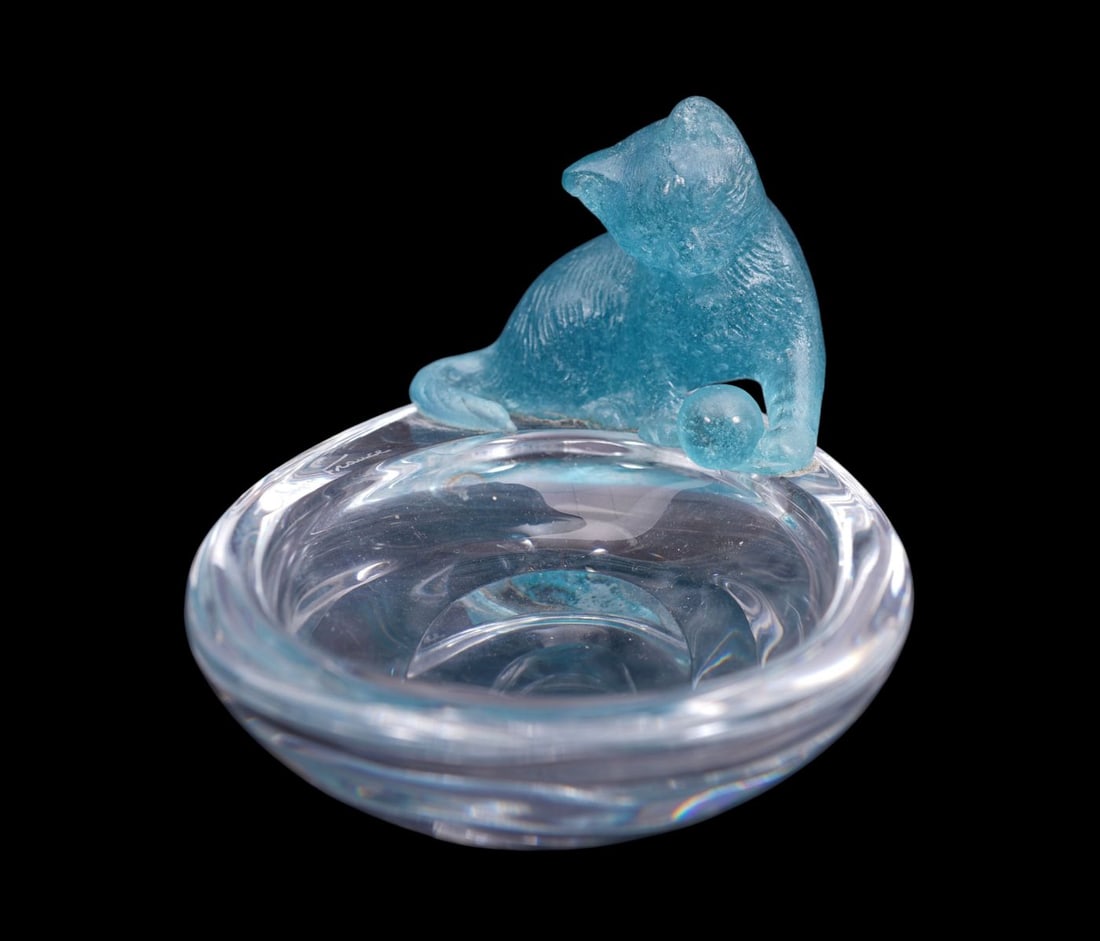 Daum France Art Glass Pate de Verre, Cat with Yarn Ball Trinket Dish, 3 1/2"h x 7"w x 4"d: Daum France Art Glass Pate de Verre, Cat with Yarn Ball Trinket Dish, 3 1/2"h x 7"w x 4"d
