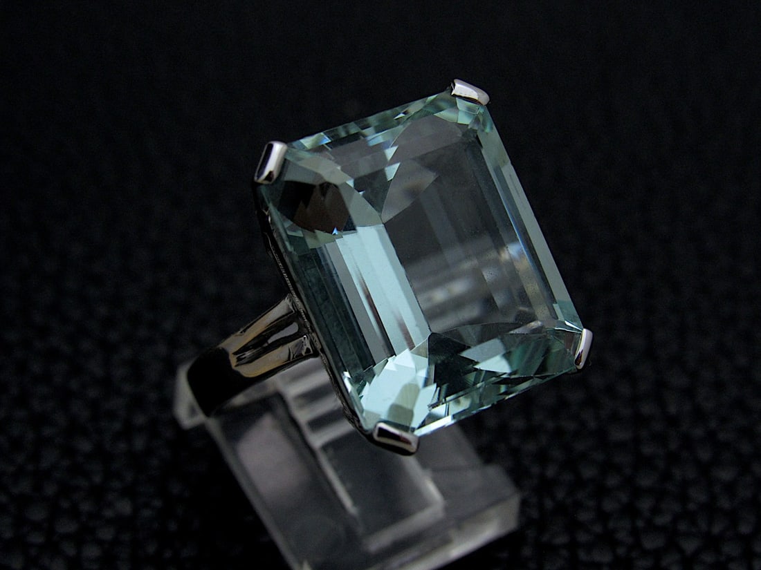 23ct Aquamarine Ring 18k White (1 of 5)