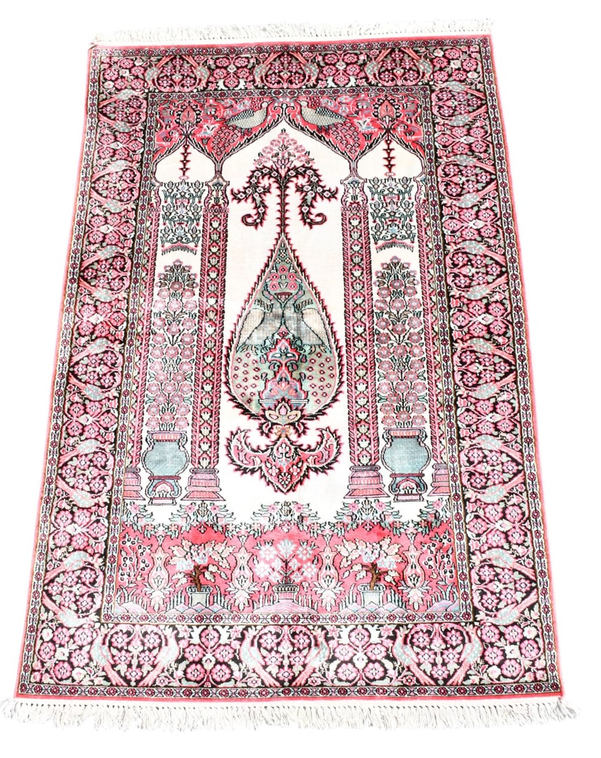 Oriental Rug/Carpet Persian style Birds in Center- 4 x 6 feet: Oriental Rug/Carpet Persian style Birds in Center- 4 x 6 feet