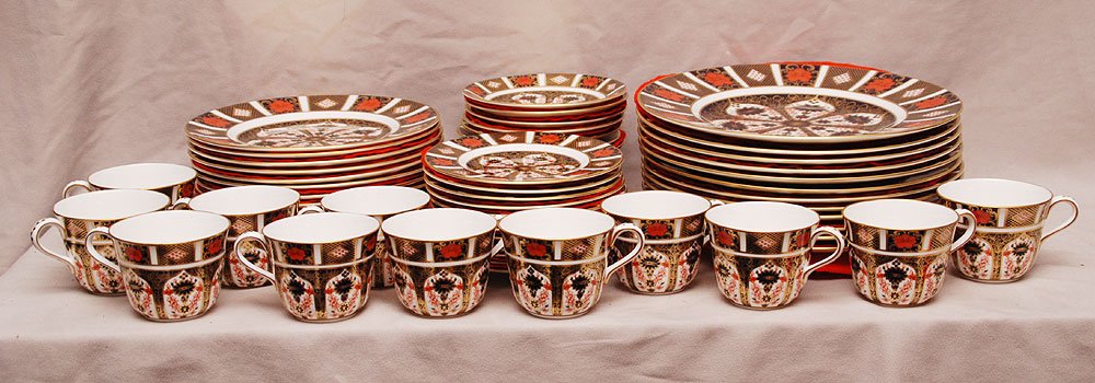 Royal Crown Derby china service, (12) dinner plates, (1: Royal Crown Derby china service, (12) dinner plates, (12) salad plates, (12) bread n butter, (12) cups and saucers