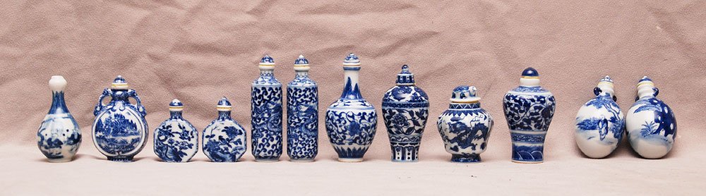 12 assorted small Chinese blue and white pieces, shorte