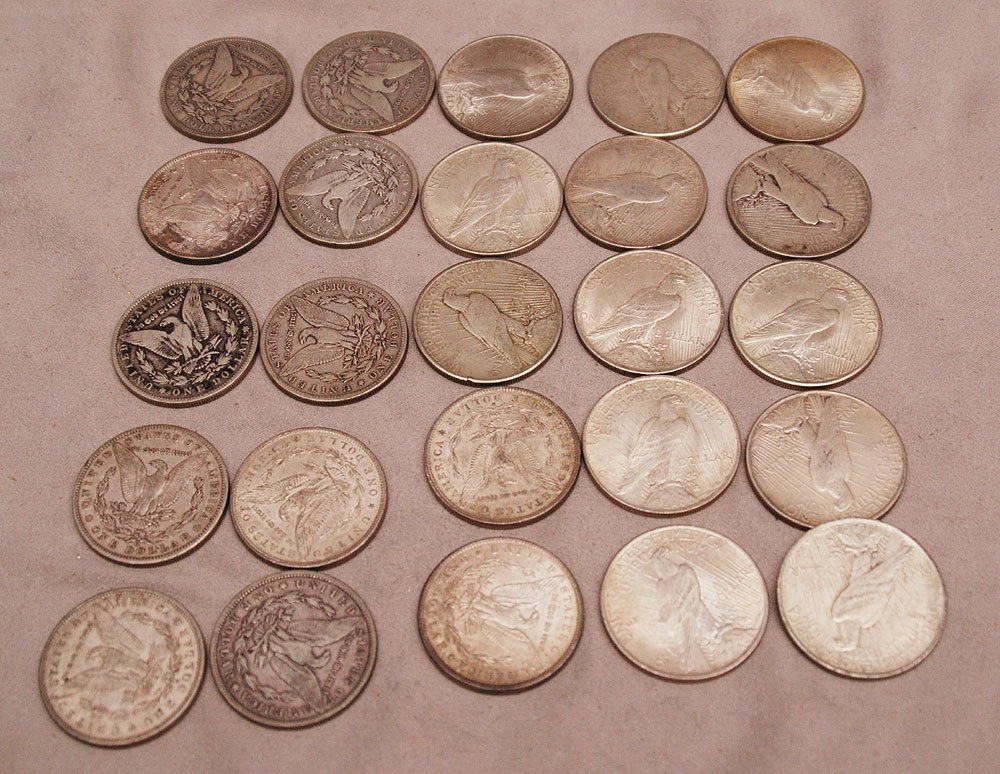25 circulated silver dollars: 25 circulated silver dollars
