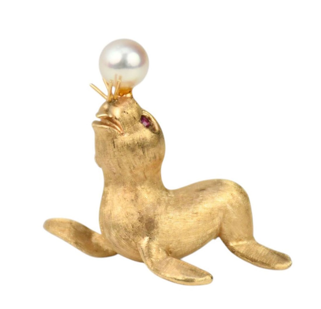 14K Yellow Gold Seal with Pearl Ball & Ruby Eyes Wt. 10.1 grams size 1.25" by 1.25" (1 of 3)