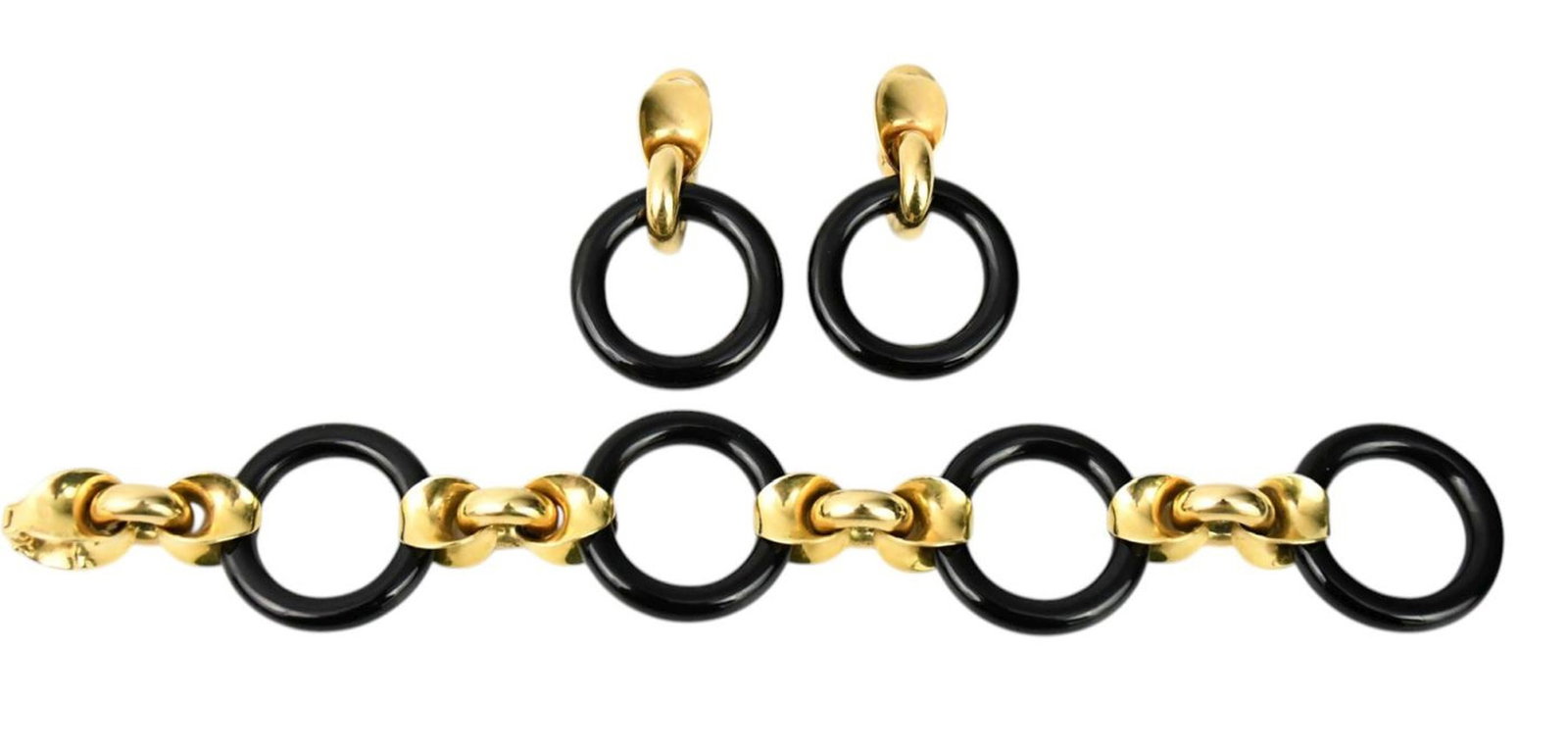 18K Yellow Gold Bracelet with Matching Earrings. appointed with onyx rings (4) Italian, 73.7 grams: 18K Yellow Gold Bracelet with Matching Earrings. appointed with onyx rings (4) Italian, 73.7 grams bracelet 7.5" Earrings 1.75"