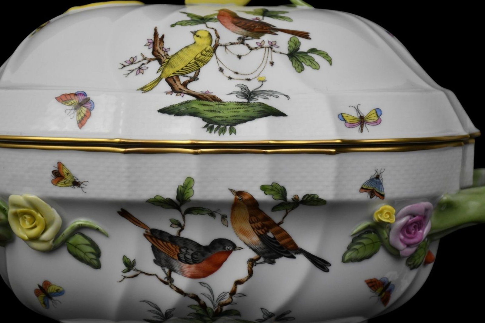 Herend Porcelain Tureen, Rothschild Bird Pattern with Lemon Finial & Asparagus Handles, 8"h x 14"w x - 2