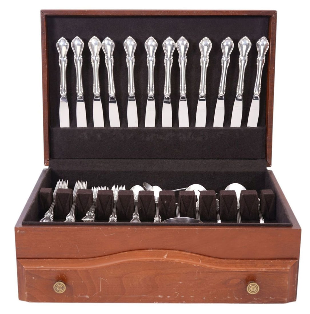 Reed & Barton Sterling Silver Flatware, Hamton Court Pattern, 56 Pcs. incl; 12 Dinner Knives (9 (1 of 5)