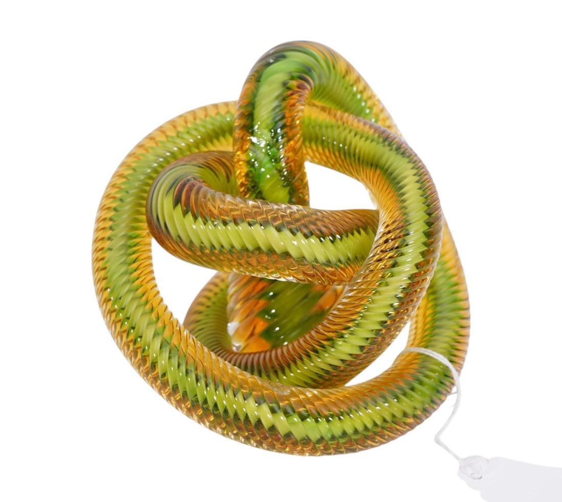 Zanetti Art glass twisted rope knot signed Z on the bottom, 4 1/2 inch tall by 5 inches wide: Zanetti Art glass twisted rope knot signed Z on the bottom, 4 1/2 inch tall by 5 inches wide