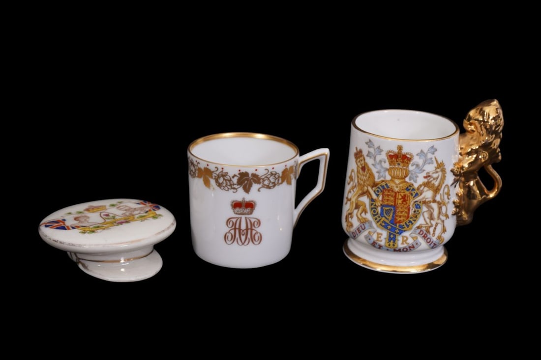 13 Ceramic Assorted Commemorative Monarchy Tablewares - 12