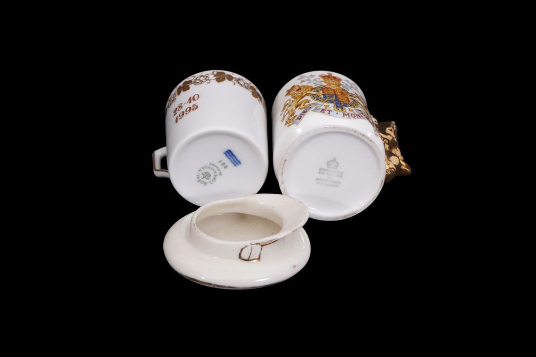 13 Ceramic Assorted Commemorative Monarchy Tablewares - 14