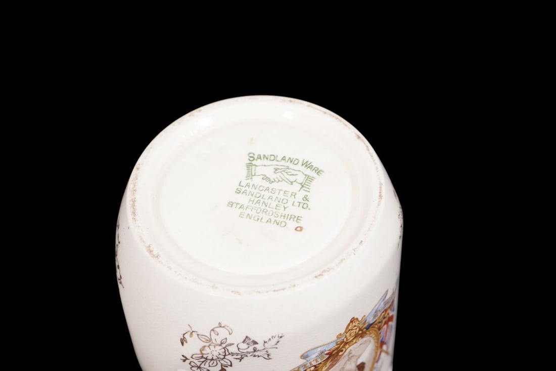 13 Ceramic Assorted Commemorative Monarchy Tablewares - 5