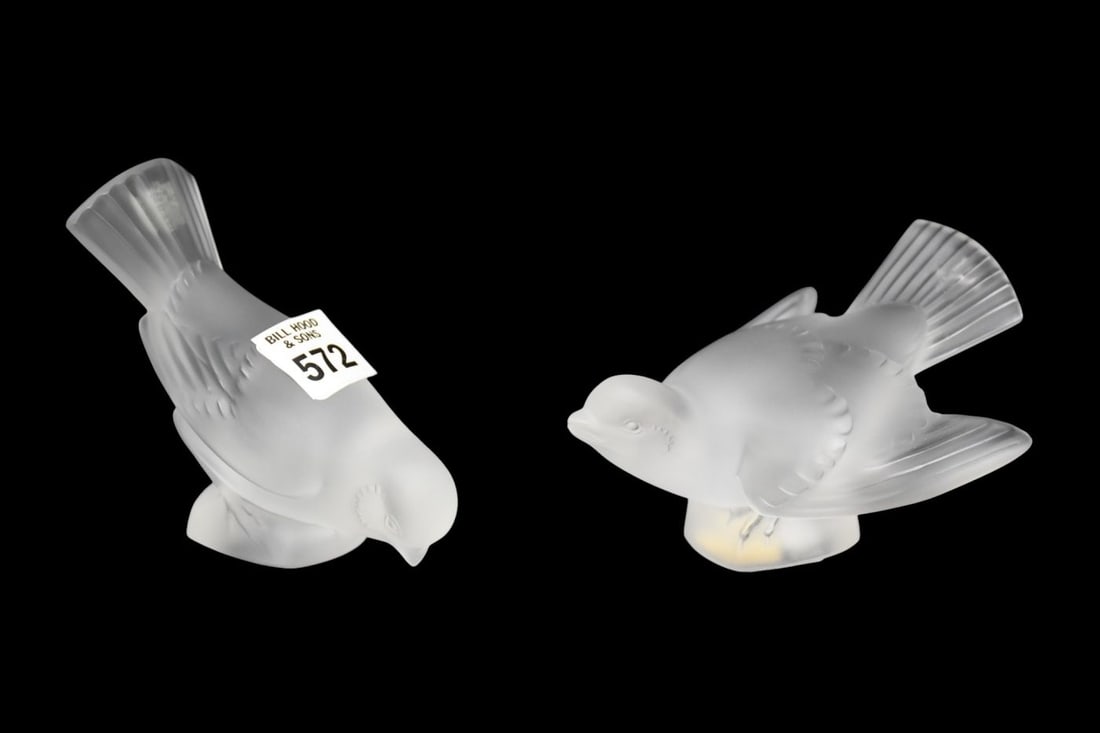Pair of small Lalique France frosted birds 3? x 5? good condition.: Pair of small Lalique France frosted birds 3? x 5? good condition.