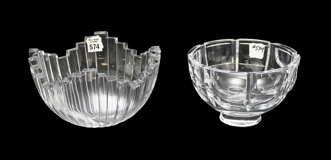 2 Orrefors clear crystal bowls, 8 inch diameter and 7 inch diameter. By approx. 5 inches tall: 2 Orrefors clear crystal bowls, 8 inch diameter and 7 inch diameter. By approx. 5 inches tall each. Overall good condition.