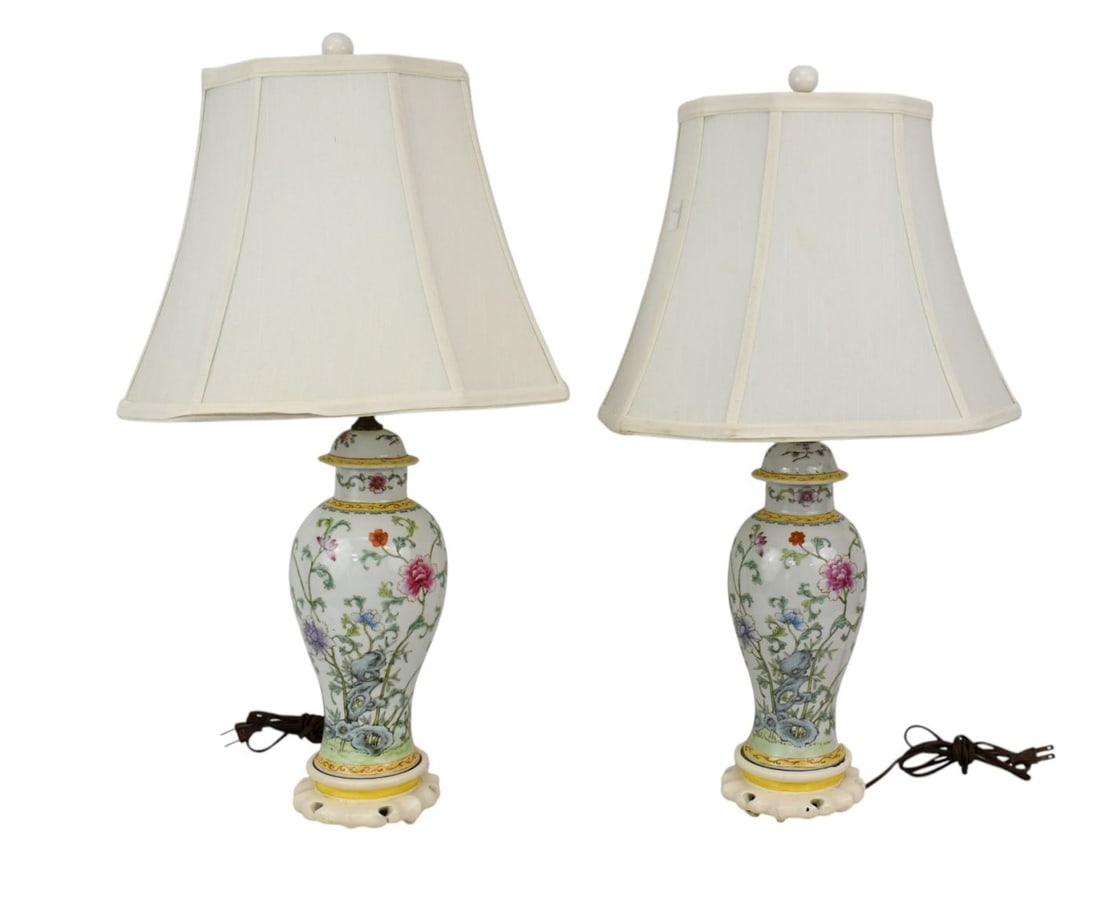 Pair Chinese Porcelain Lamps, Ginger Jar Style with Floral Motif, Crack/Repair on top of 1, 24"h x: Pair Chinese Porcelain Lamps, Ginger Jar Style with Floral Motif, Crack/Repair on top of 1, 24"h x 9"w